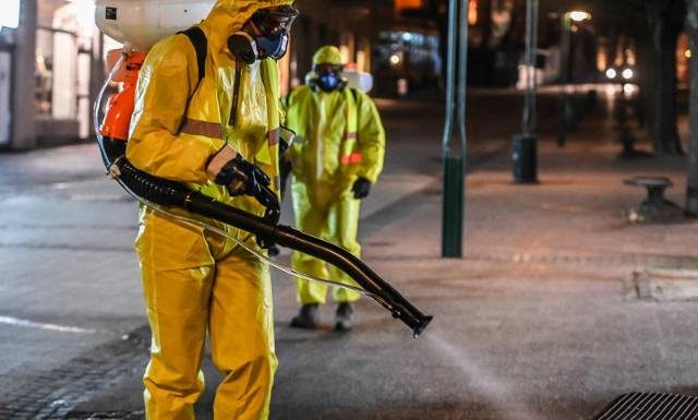 Zamknięte lasy, dezynfekowanie ulic. Tak wyglądało nasze życie, gdy wybuchła pandemia koronawirusa. Kadry jak z filmu postapokaliptycznego