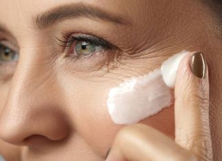 Nie trać pieniędzy na lifting i botoks. Te tanie kosmetyki z apteki wygładzą zmarszczki za grosze. To najlepsze kremy przeciwzmarszczkowe