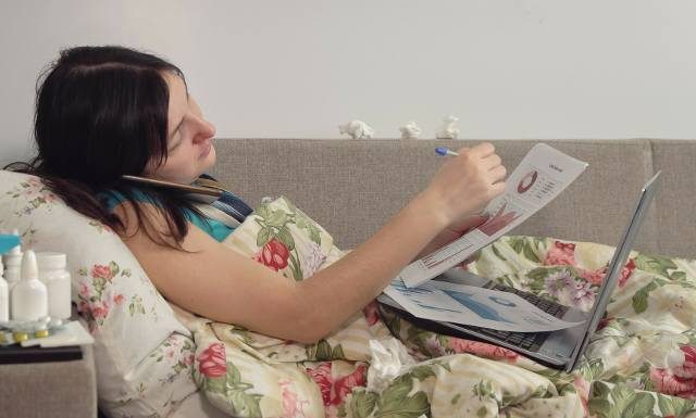 Duże zmiany w zwolnieniach lekarskich! Koniec z obniżaniem wynagrodzenia za czas choroby. Na zwolnieniu dostaniemy 100 procent pensji