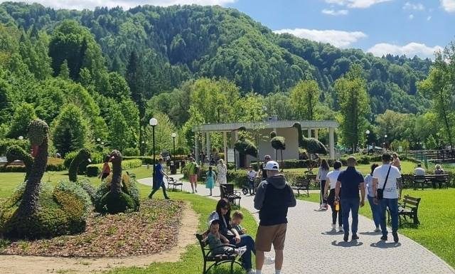 Opłaty za sanatorium NFZ 2024. Tyle zapłacisz za pobyt w pokoju jednoosobowym, dwuosobowym i wieloosobowym. Sprawdź!