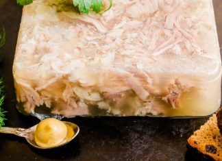 Śmiertelne zatrucie w Nowej Dębie. Są wyniki badania galarety z targowiska. Państwowy Instytut Weterynaryjny informuje