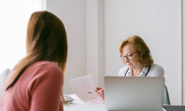 Jakie badania zrobić, aby sprawdzić stan zdrowia? Te badania profilaktyczne każda kobieta powinna robić regularnie