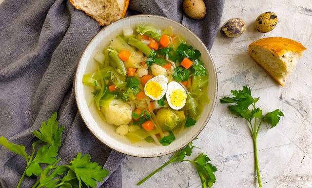 Jedz na chorą trzustkę. Zobacz jadłospis tygodniowy, zalecane produkty i przepisy na dania. Ta dieta pomaga także na pęcherzyk żółciowy