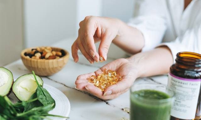 Tak objawia się niedobór omega-3. Skutek braków to nie tylko częstsze infekcje. Zobacz, jak rozpoznać niski poziom tych kwasów tłuszczowych