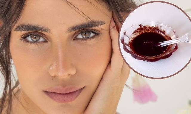 Za kilka złotych pozbyłam się cieni pod oczami. Hit z TikToka odmładza, rozświetla i dodaje energii. Zrób naturalny kosmetyk z 2 składników