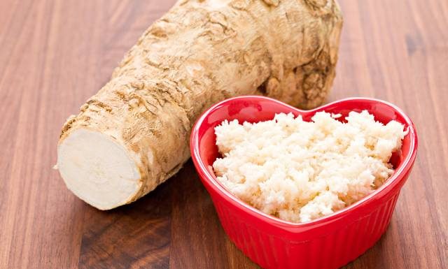 Komu szkodzi chrzan? Te osoby nie powinny go używać, aby sobie nie zaszkodzić. Czy jesteś w tej grupie?