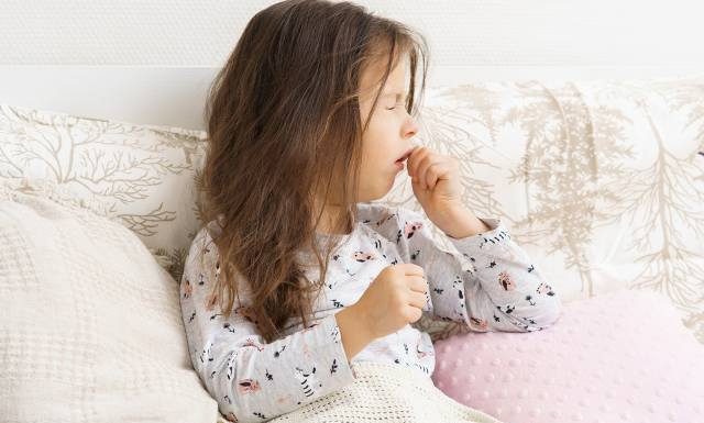 Coraz więcej przypadków krztuśca w Czechach. Liczba chorych największa od 1963 r. Jakie są objawy krztuśca?