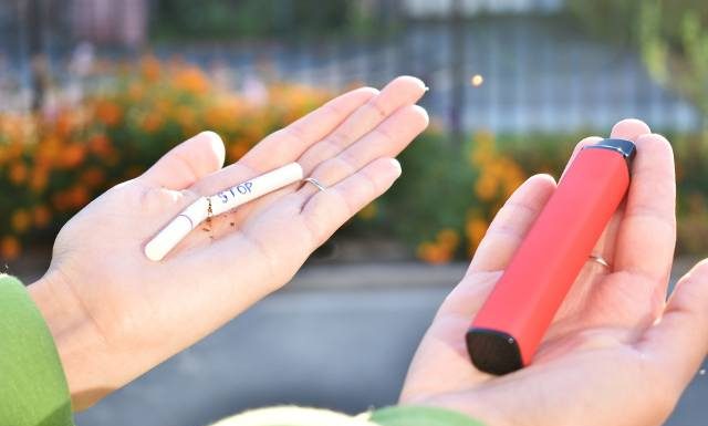 Wapowanie wpływa na geny jak palenie. Gdy porównali zmiany w DNA od e-papierosów i tytoniu, naukowcy nie mieli już wątpliwości