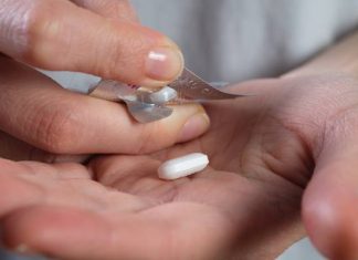 Co jeść w czasie brania antybiotyku? Dowiedz się, po co warto sięgać w czasie antybiotykoterapii, a czego lepiej unikać