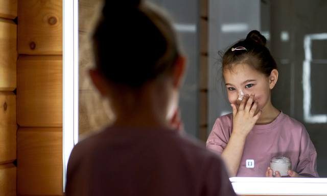 Kremy przeciwzmarszczkowe częściowo zakazane. W tym kraju ograniczenia w sprzedaży wprowadza kolejna sieć aptek