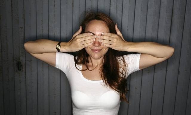 Ćwiczenia oczu na lepszy wzrok. Rób, kiedy są zmęczone. W ten sposób zrelaksujesz mięśnie i poprawisz widzenie