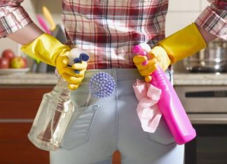 Niebezpieczne sprzątanie? Płyny do mycia podłogi czy blatów uszkadzają mózg