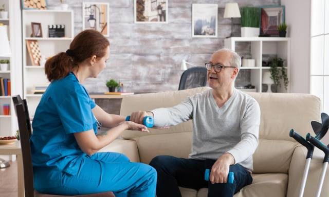 Takie są sanatoria i uzdrowiska w Polsce. To tutaj wyśle cię ZUS. Masz skierowanie na rehabilitacje leczniczą? Sprawdź listę uzdrowisk ZUS