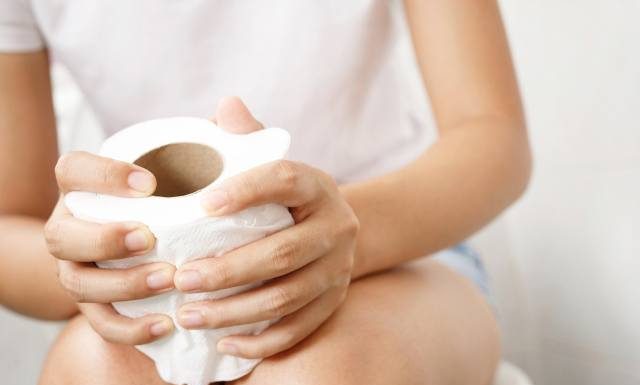 Co zrobić, aby wywołać kał? Poznaj 10 sposobów na szybkie zrobienie kupy. Dzięki nim ułatwisz sobie wypróżnianie