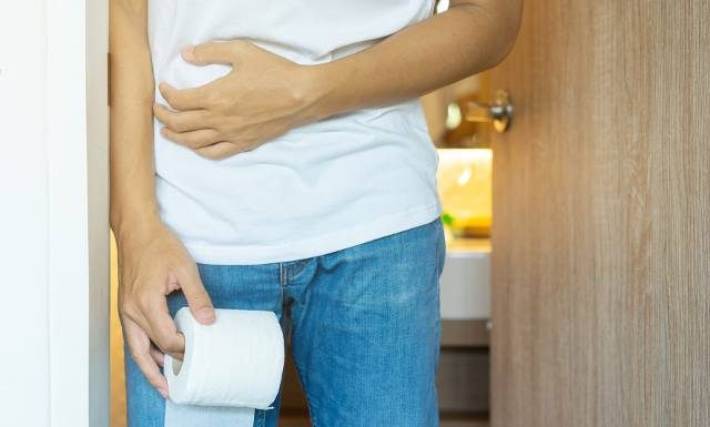 Co zrobić, aby wywołać kał? Poznaj 10 sposobów na szybkie zrobienie kupy. Dzięki nim ułatwisz sobie wypróżnianie i poczujesz się lepiej