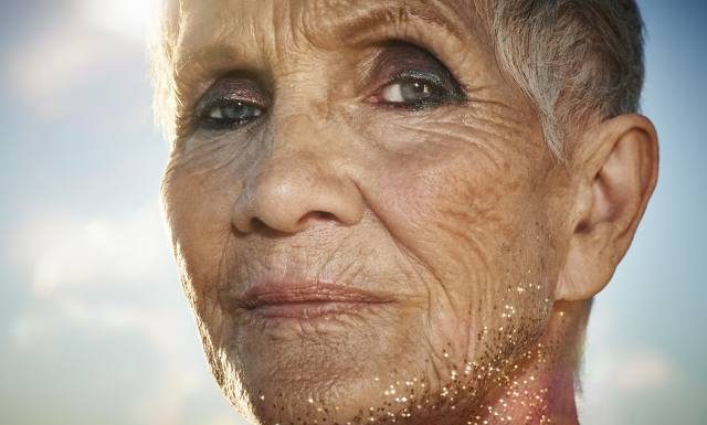 Mówią nie tylko o wieku, ale mogą nawet zdradzić schorzenia i problemy. Zobacz, co możesz wyczytać ze zmarszczek na twarzy