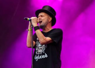 Grabaż w szpitalu. „Ledwie mnie wyratowali”. Na co choruje gwiazda rocka?