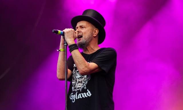 Grabaż w szpitalu. „Ledwie mnie wyratowali”. Na co choruje gwiazda rocka?