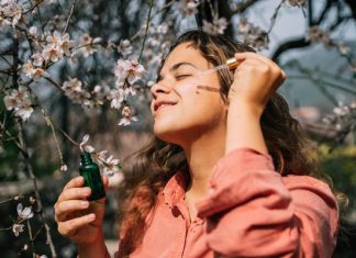 Te zioła pomogą na problemy skórne. Rośliny przydatne w walce z trądzikiem, egzemą i łuszczycą