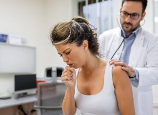 Rekordowe zachorowania na krztusiec w Czechach. 1500 nowych przypadków w tydzień. Jakie są objawy krztuśca?