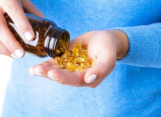 Jak zwiększyć wchłanianie witaminy D? Przyjmuj ją w ten sposób, a szybko poczujesz efekty. To wspiera jej przyswajanie