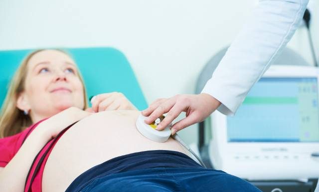 Nowe zalecenia pomogą uniknąć powikłań ciąży. Dotyczą przyszłych mam z otyłością oraz wagi podczas oczekiwań na dziecko