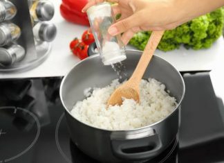 Nie do wiary, jak wiele osób gotuje ryż nieprawidłowo. Te 3 błędy mogą być szkodliwe dla zdrowia. Sprawdź, jak ugotować ryż