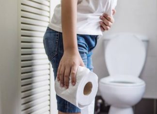Dlaczego mam rozwolnienie podczas okresu? Zobacz, jak sobie radzić z biegunką w czasie menstruacji