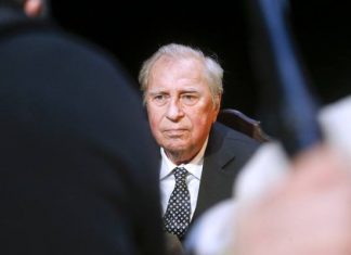 Jerzy Stuhr mówi o swoim stanie zdrowia. „Wiem, co to znaczy nie móc podnieść ręki, nie móc wstać. Prawie trzy tygodnie byłem na OIOM-ie”