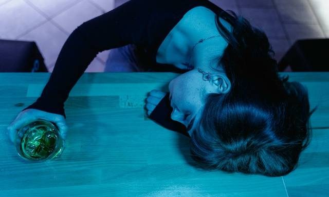 QUIZ: co wiesz o alkoholu? Rozwiąż test i sprawdź swoją wiedzę