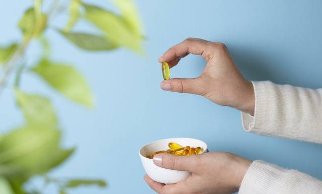 Kiedy najlepiej brać witaminę D3: rano czy wieczorem? Na tę porę dnia wskazują eksperci