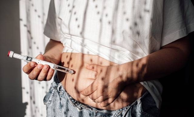 Lek na otyłość i nadwagę. Czekało na niego wiele osób. Ile kosztuje? Zobacz, kto nie powinien go stosować