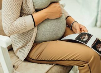 Twoja waga w ciąży. Tyle kilogramów możesz przytyć bez ryzyka nadwagi. Zobacz, ile kalorii ekstra potrzebuje organizm kobiety
