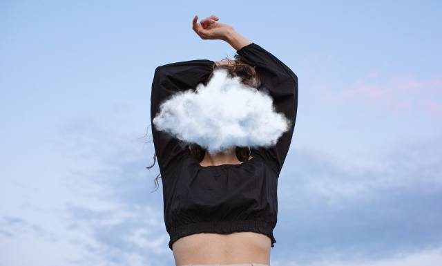 O czym mówią nasze sny? Eksperci wyjaśniają znaczenie i pochodzenie najpopularniejszych sennych marzeń o zębach i seksie