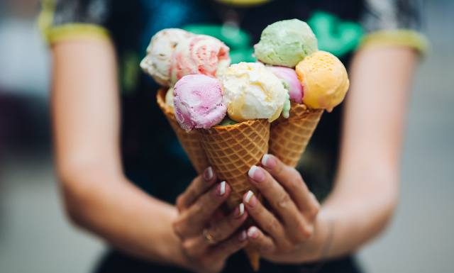 Są pyszne i orzeźwiające. To najlepsze i najzdrowsze lody. Po tym je poznasz. Sprawdź też, jakich lodów nie jeść