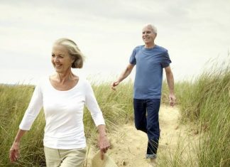 Wystarczy mniej niż 30 minut dziennie. Eksperci mówią, ile ruchu potrzebują emeryci, by uniknąć urazów. Ile powinien chodzić senior?