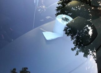 Biegunka podróżnych może cię zaskoczyć w każdym momencie. Jak jej zapobiec? Sprawdź, jak leczyć biegunkę podróżnych