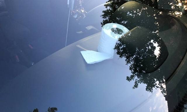 Biegunka podróżnych może cię zaskoczyć w każdym momencie. Jak jej zapobiec? Sprawdź, jak leczyć biegunkę podróżnych