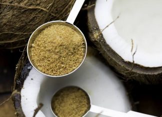 Użyłam cukru kokosowego zamiast zwykłego. Ten słodzik miał mieć niski indeks glikemiczny. Zrobiłam śledztwo i oto, co odkryłam