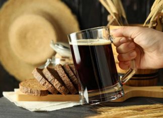 Spróbuj zamiast piwa i słodkich napojów. Gasi pragnienie, odmładza, odchudza, ale nie jest dla wszystkich. Tani napój zrobisz samodzielnie