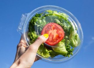 Co jeść na diecie low carb? Te dania są pyszne i proste. Zobacz przepisy na niskowęglowodanowe śniadanie, obiad i inne posiłki