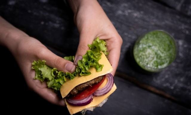 Zapomnij o tym produkcie i pożegnaj nadwagę! Ta niewielka zmiana sprawi, że oszczędzisz setki kalorii i zwiększysz spalanie tłuszczu