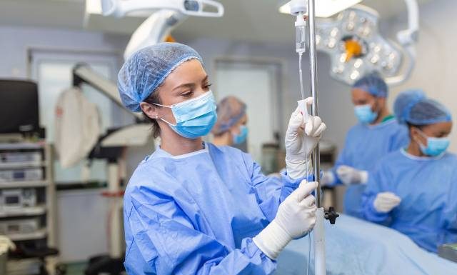 Nowatorska operacja endometriozy w Łodzi. Zostały tylko małe blizny. Pacjentka szybciej dojdzie do siebie po zabiegu