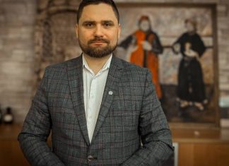 Latem zapominamy o odpowiednim przechowywaniu lekarstw. Jak należy to robić?