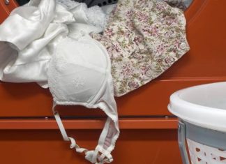 Jak często prać stanik? Dermatolodzy podają dokładną liczbę. Ile można chodzić w jednym biustonoszu?