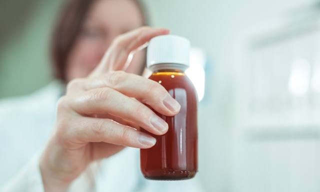 Paracetamol wstrzymany w obrocie. GIF: „stwarza realne i bezpośrednie zagrożenie dla pacjentów”