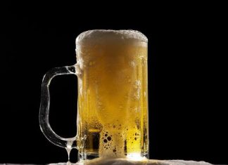 Popularne piwo Żywiec wycofane ze sprzedaży. Sprawdź, czy masz je w swojej lodówce! Zobacz też najnowsze ostrzeżenia GIS