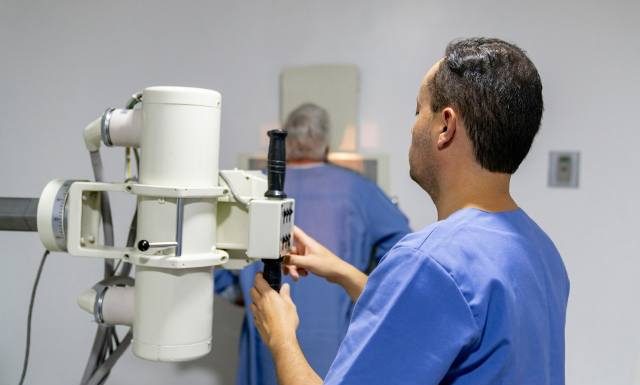 Przyczyna raka? U 90 proc. osób jest ta sama. W przypadku tego nowotworu skutki ciągną się latami