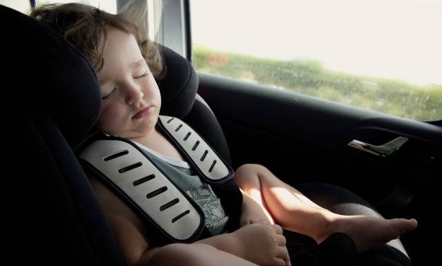 Ratownik medyczny zamknął się w słoneczny dzień w samochodzie. „Po opuszczeniu pojazdu moje nogi były jak z waty”