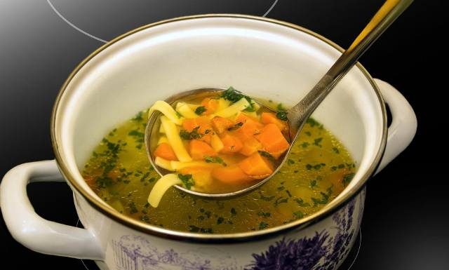 Popularna kostka rosołowa Vegeta wycofana ze sprzedaży. Wykryto w niej elementy metalu. Zobacz też najnowsze ostrzeżenia GIS